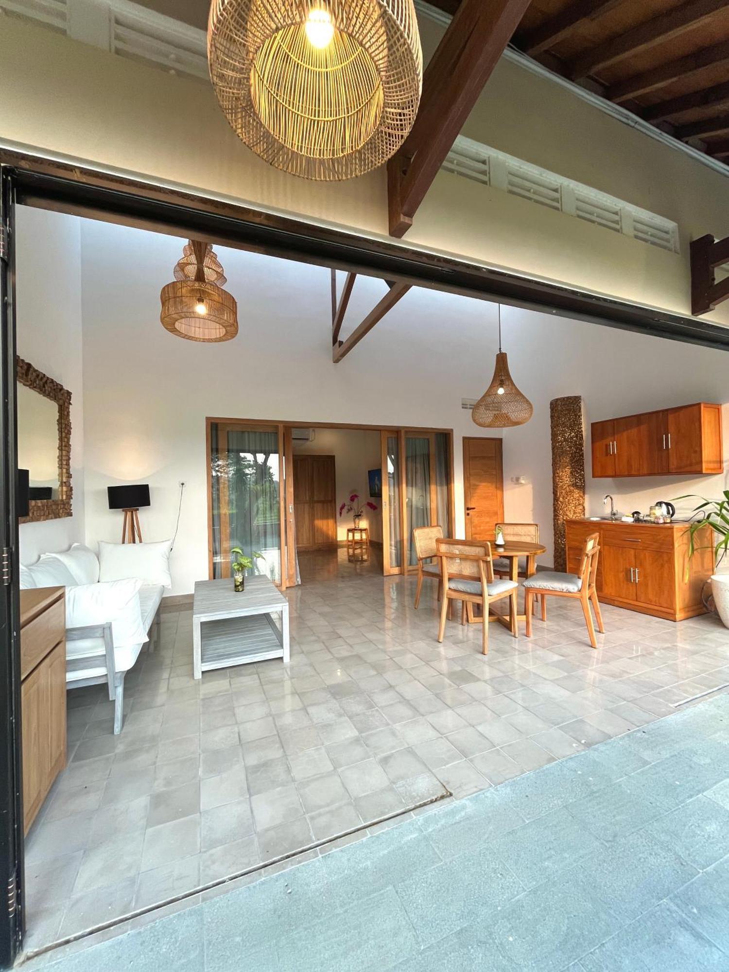 Boutique Villa Jogja Senang Джокьякарта Экстерьер фото